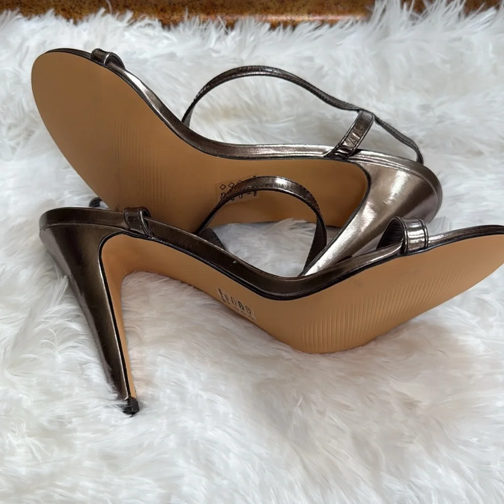 NWOT Michael Antonio Metallic bronze Strappy heeled Sandals.  Size 9. - Picture 7 of 10